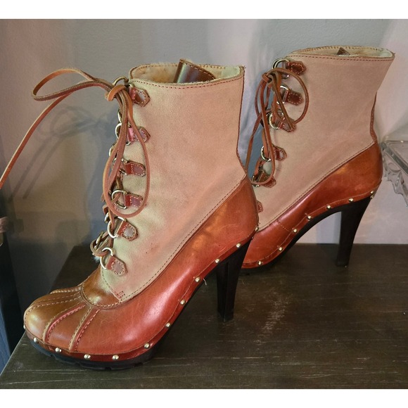 Michael Kors Boots Heels Lace Up Brown Leather Suede Gold Accent Size 8.5M - Picture 3 of 8